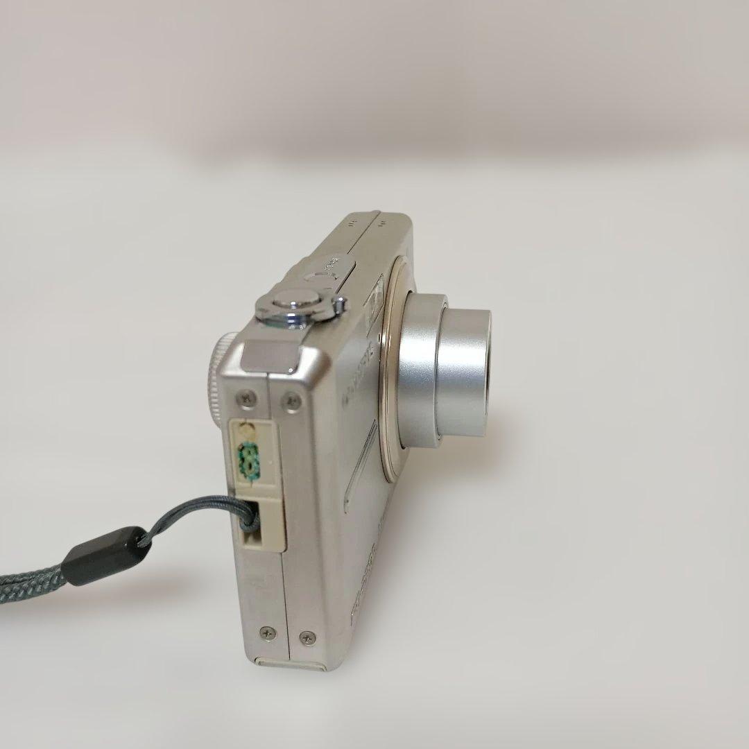 デジカメ　コンデジOLYMPUS オリンパス FE-220D シルバー　中古