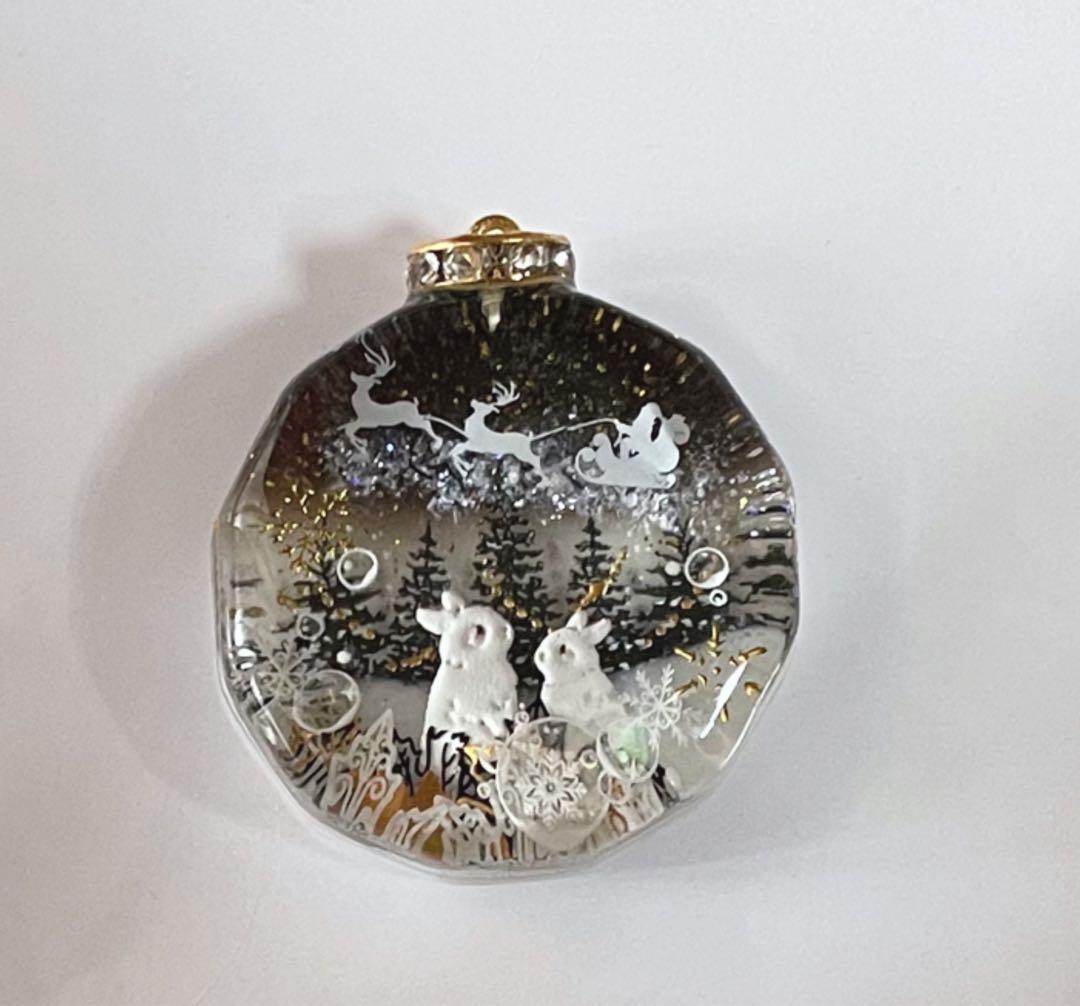 展示用/クリスマスの夜のうさぎ　雪　トナカイ　蓄光　オルゴナイトネックレス