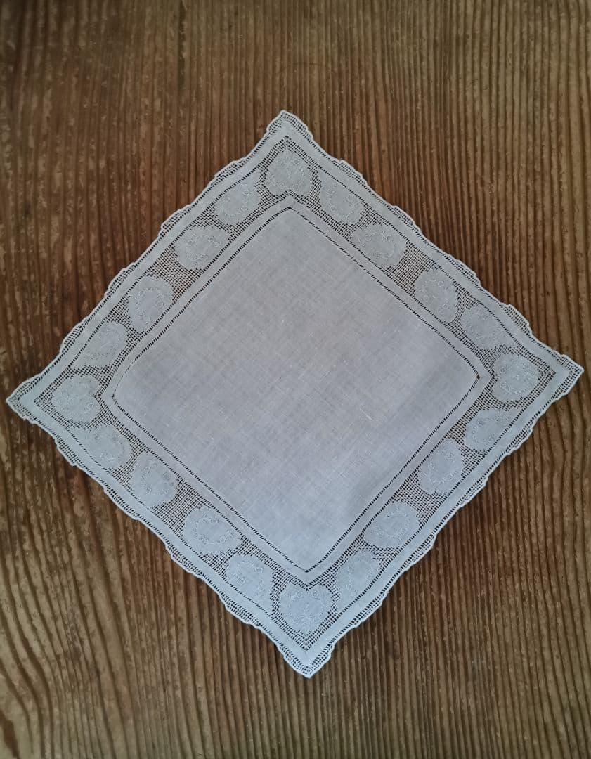 ヴィンテージ 汕頭刺繍 or スイスアペンツェル刺繍 梯子&薔薇刺繍 ハンカチ