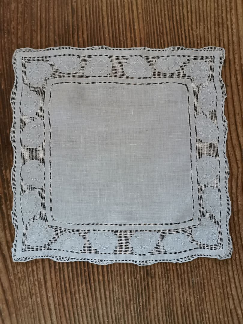 ヴィンテージ 汕頭刺繍 or スイスアペンツェル刺繍 梯子&薔薇刺繍 ハンカチ