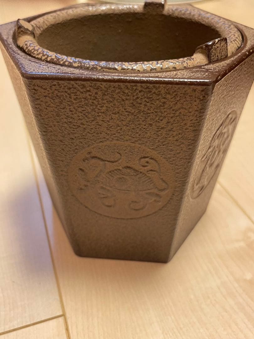 鋳鉄製茶道具 六角形 火鉢 涼炉 鉄瓶用 工芸品