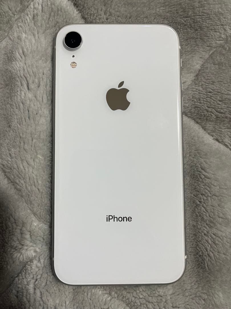 【ジャンク】iPhoneXR64GB白 電源入らず 画面微細割れiCloud不明