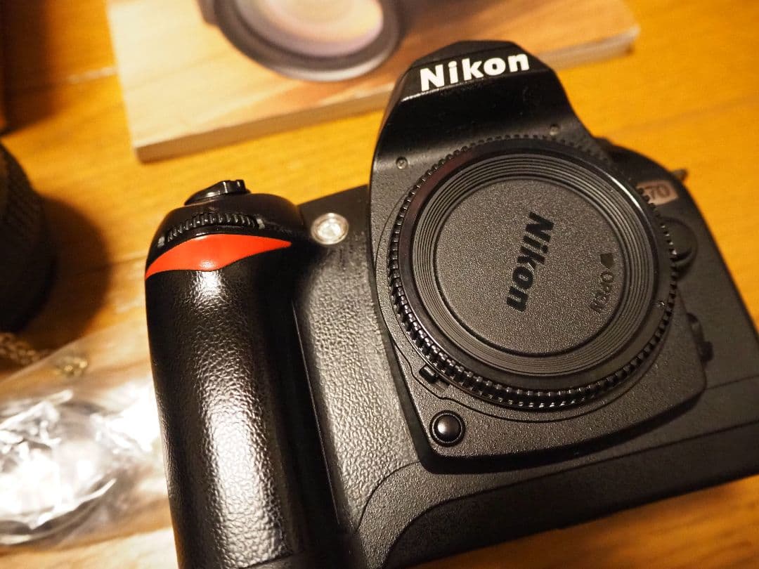 Nikon D70 デジタル一眼レフカメラ ズームレンズ 充電器 メモリーカード