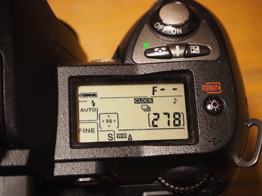 Nikon D70 デジタル一眼レフカメラ ズームレンズ 充電器 メモリーカード