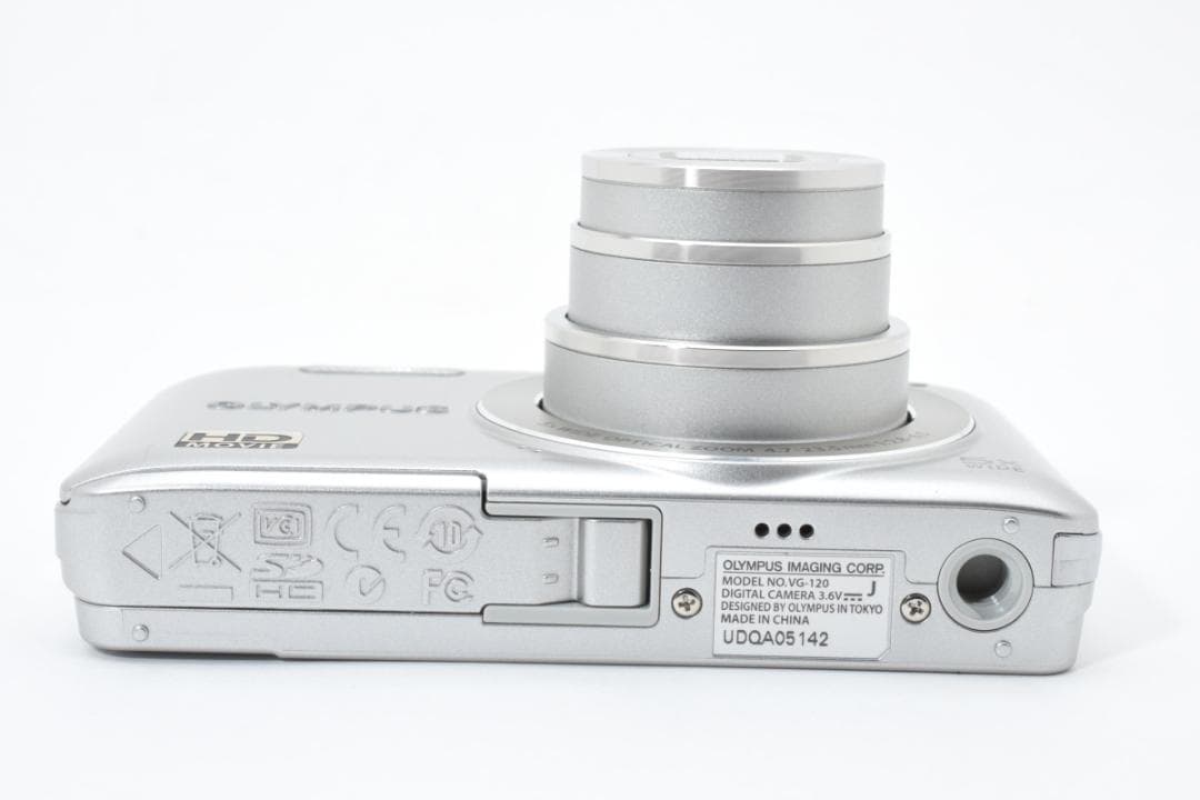 《 未使用 》　オリンパス　OLYMPUS VG-120 シルバー