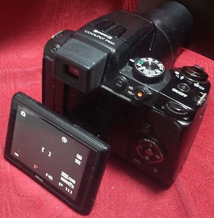 Nikonデジタルカメラ26倍光学ズーム＜機能動作確認済＞動画ステレオ/フルHD