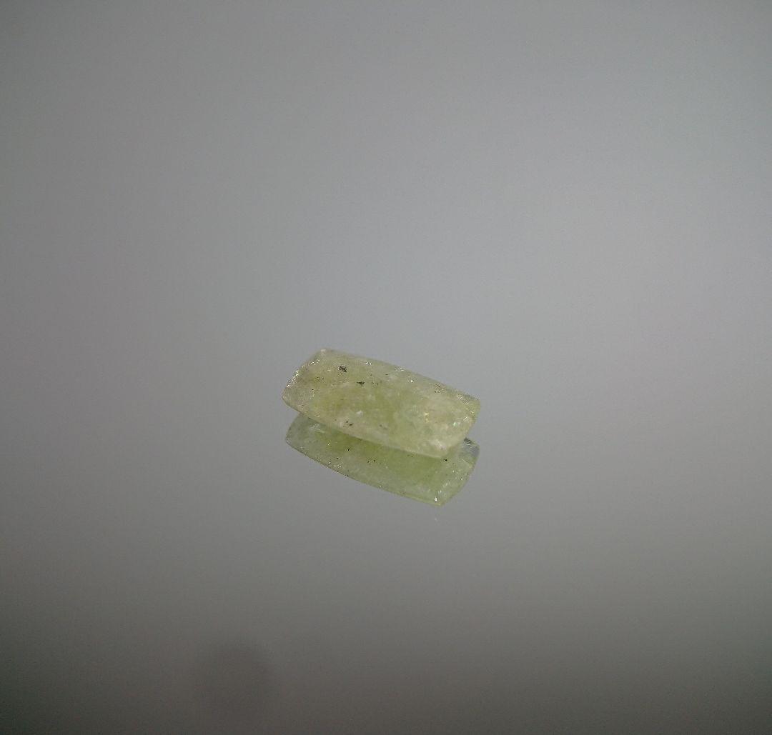 2048 1.9ct トレモライト