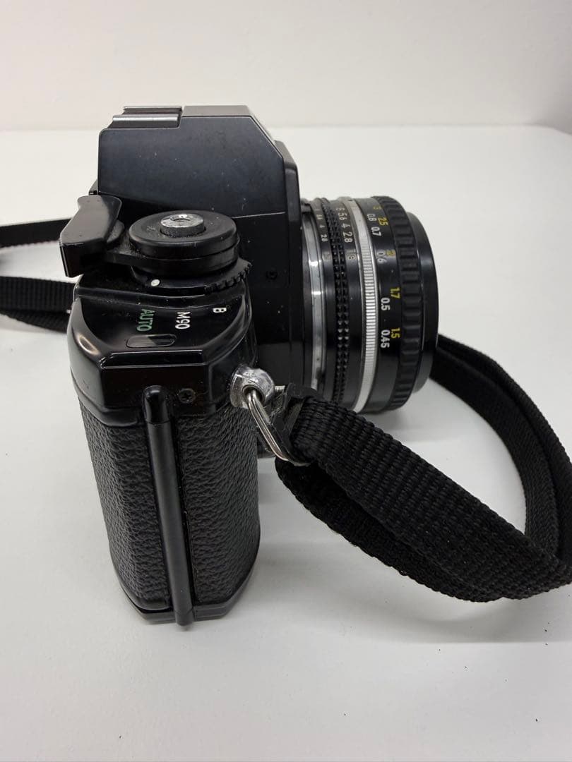Nikon EM 一眼レフカメラ Nikkor 50mm f/1.8 ☆