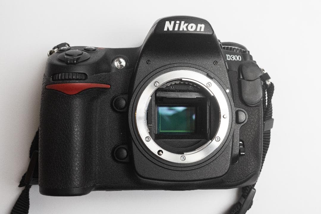Nikon D300 デジタル一眼レフカメラ　元箱、充電器他