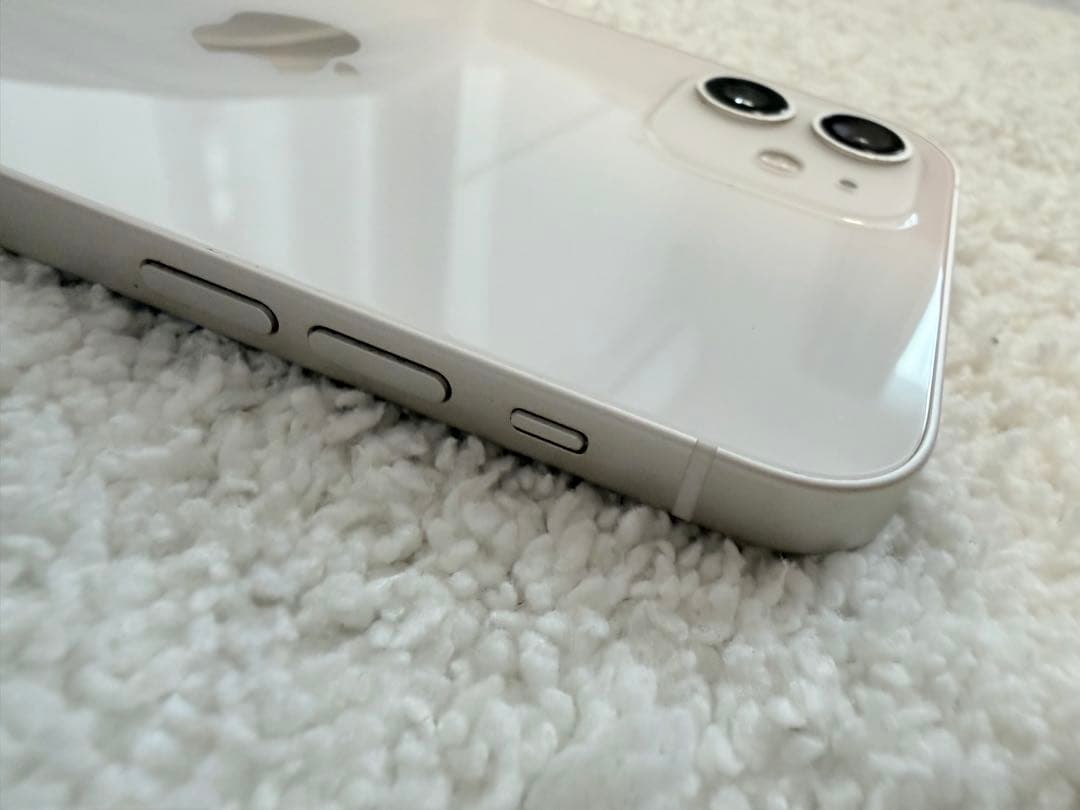 Apple iPhone 12 ホワイト 本体（SIMフリー）