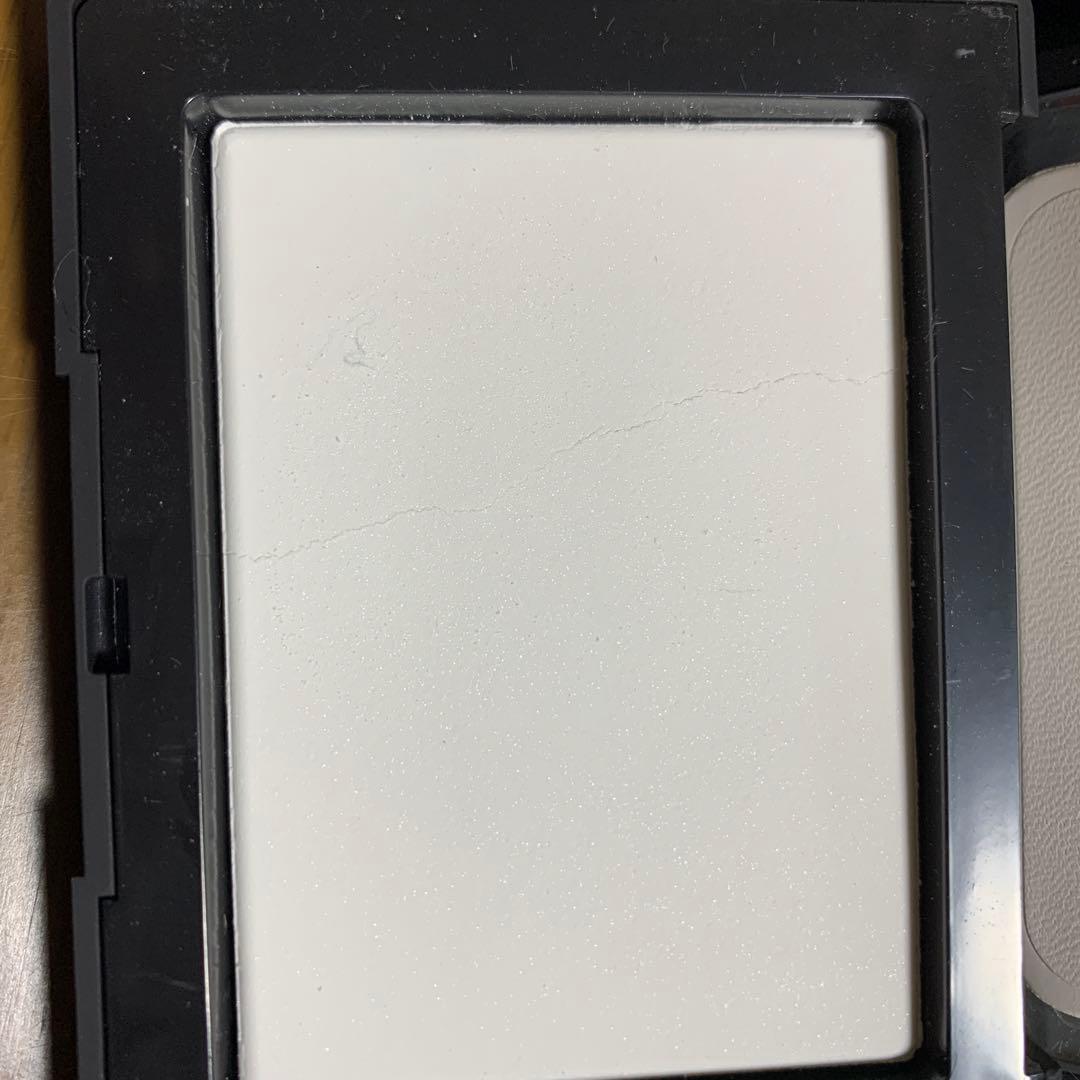NARS  トミ