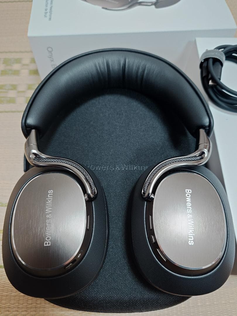 B&W Bowers & Wilkins Px8 S2 ワイヤレスヘッドホン