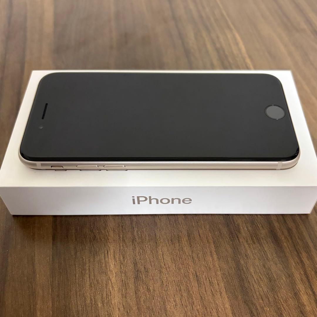 【美品】iPhone SE 第3世代 128GB スターライト