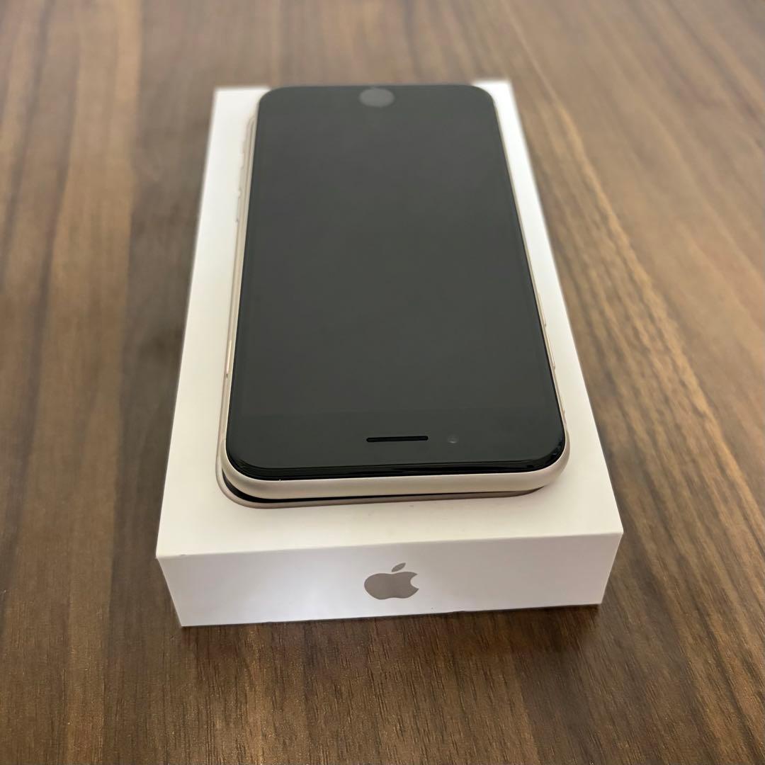 【美品】iPhone SE 第3世代 128GB スターライト