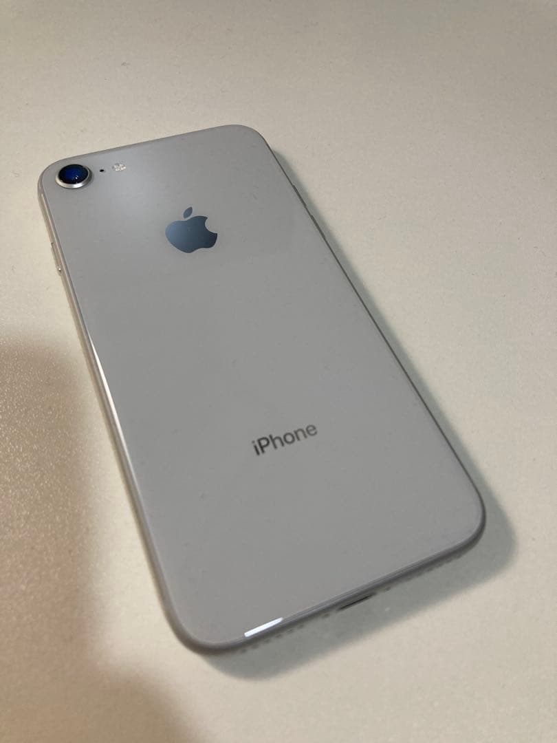 iPhone 8 本体 64GB シルバー バッテリー81% 動作良好　美品！