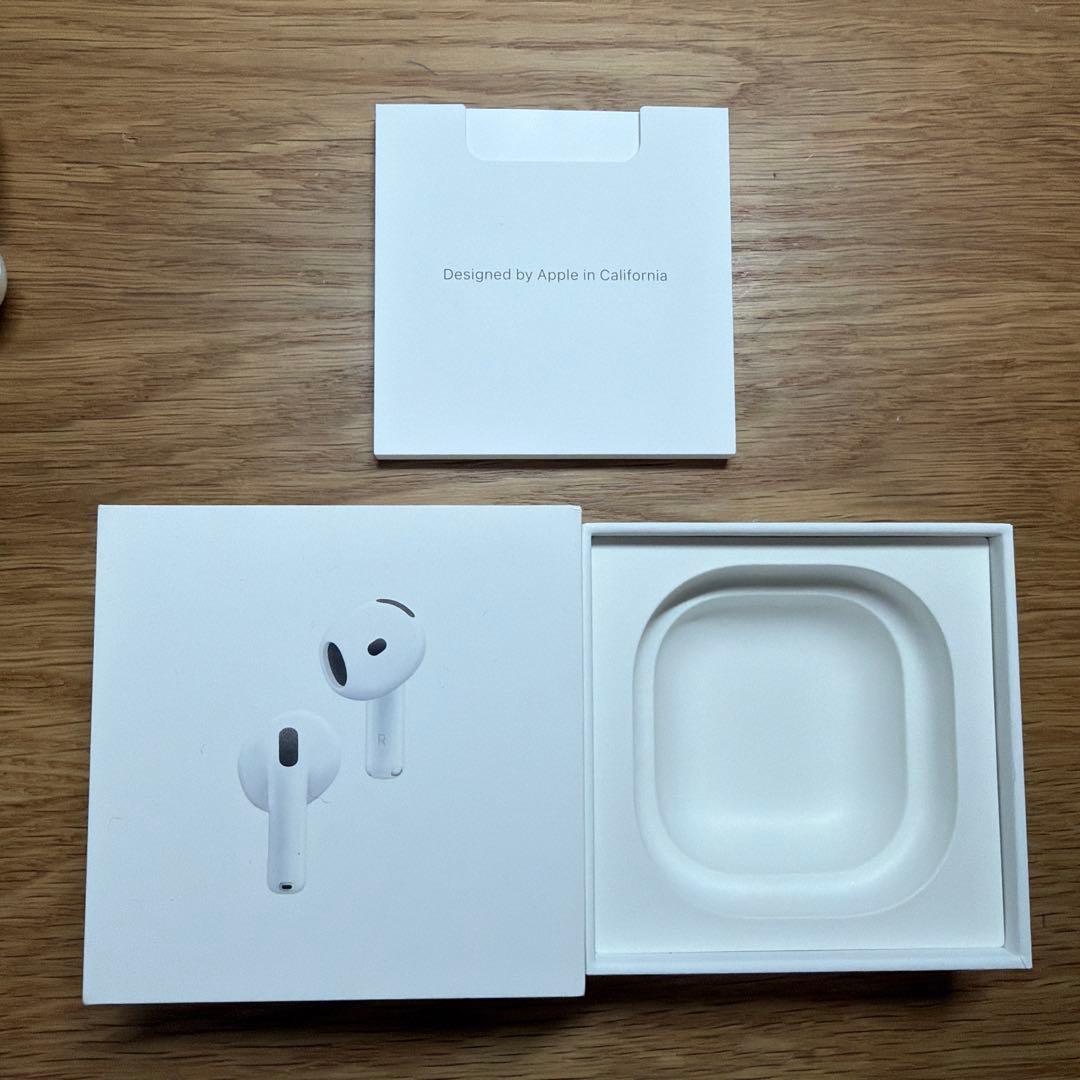 【右耳とケースのみ】AirPods4 ノイズキャンセリング 本体 充電ケース付き