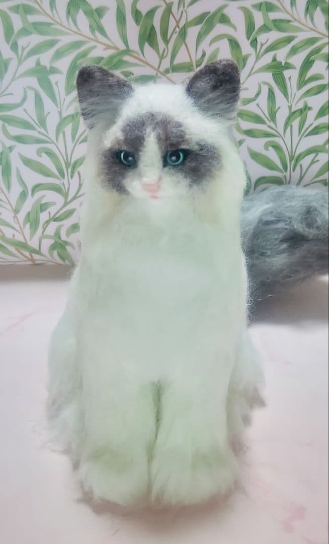 羊毛フェルト 　猫 　ラグドール 置物　観賞用