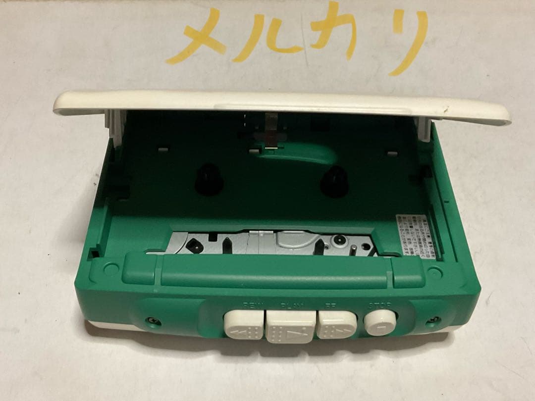 SONY／WALKMAN WM-FX202型。ホワイト。【テープ痕　イヤホン付】