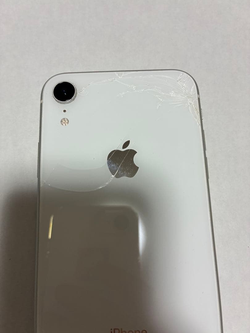 iPhone XR 128GB ホワイト 傷あり 割れあり