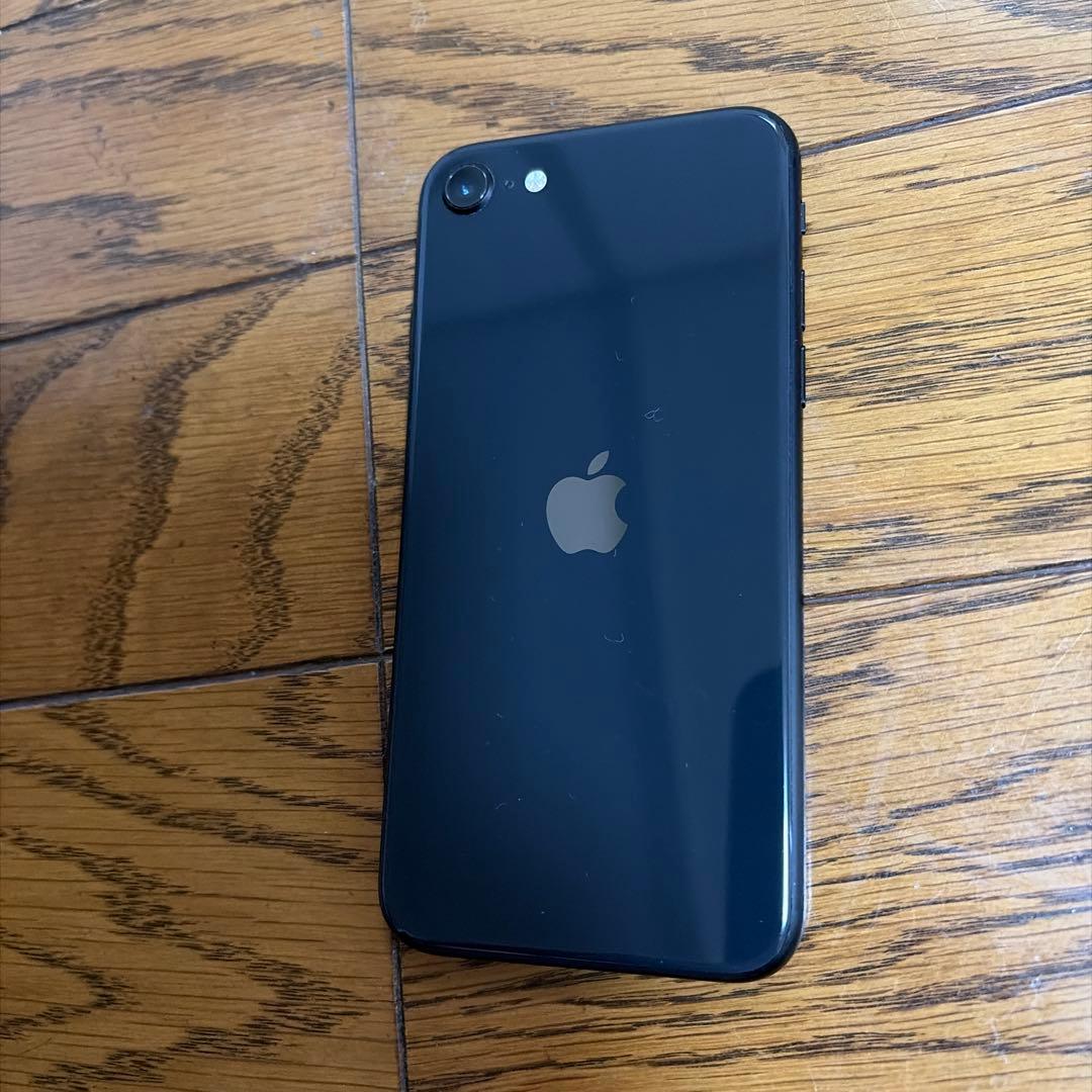 iPhone SE 第2世代 128G ブラック カメラ使用不可