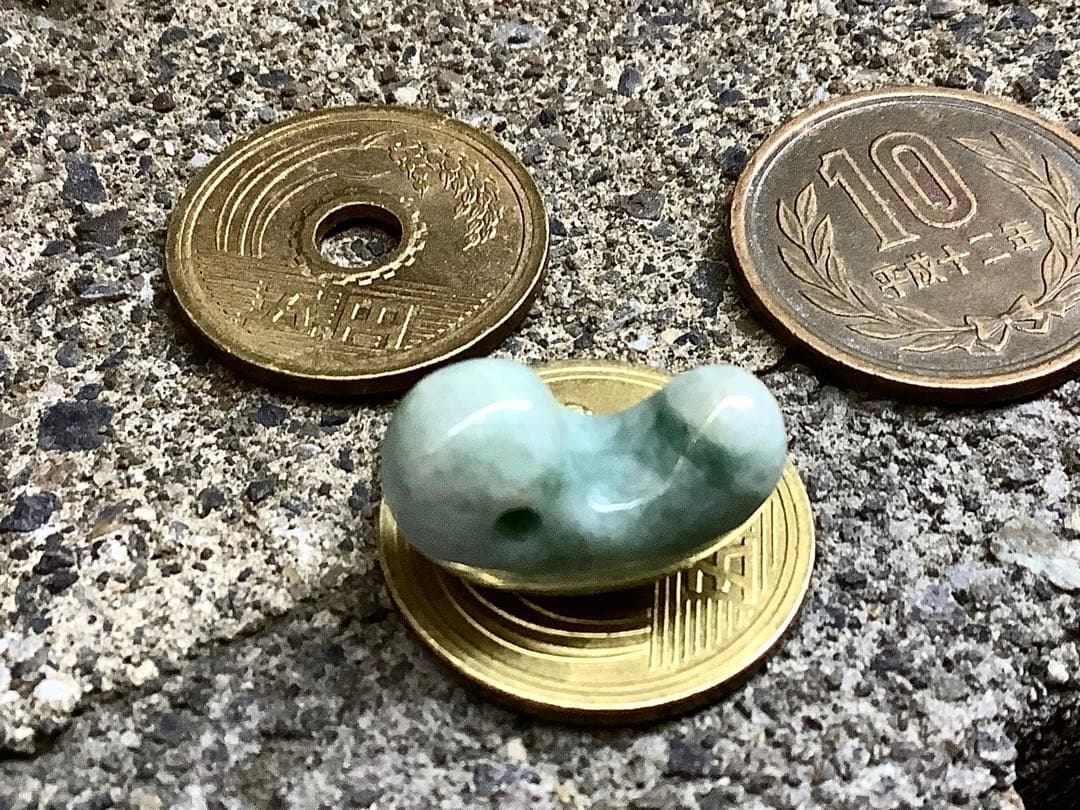 ⭕️神秘的な魅力*幸運を呼ぶ　糸魚川翡翠　勾玉　ソーティング付　高価逸品をお身近に