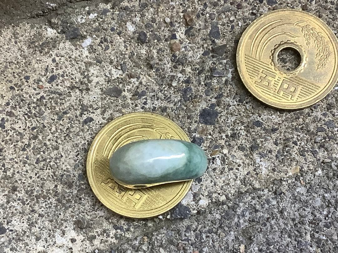 ⭕️神秘的な魅力*幸運を呼ぶ　糸魚川翡翠　勾玉　ソーティング付　高価逸品をお身近に