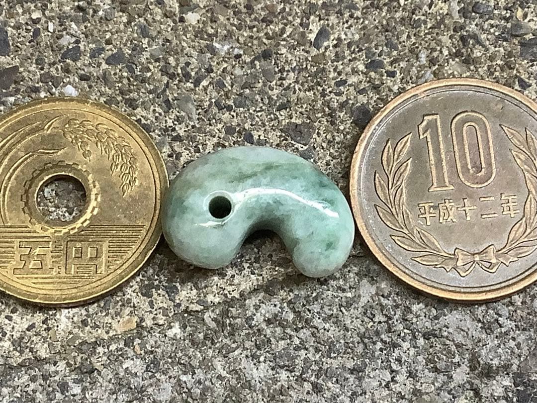 ⭕️神秘的な魅力*幸運を呼ぶ　糸魚川翡翠　勾玉　ソーティング付　高価逸品をお身近に