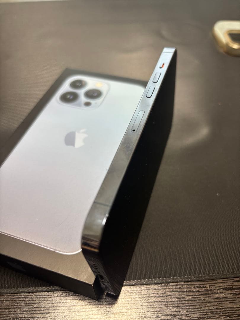 美品　Apple iPhone 13 シルバー 本体　256GB