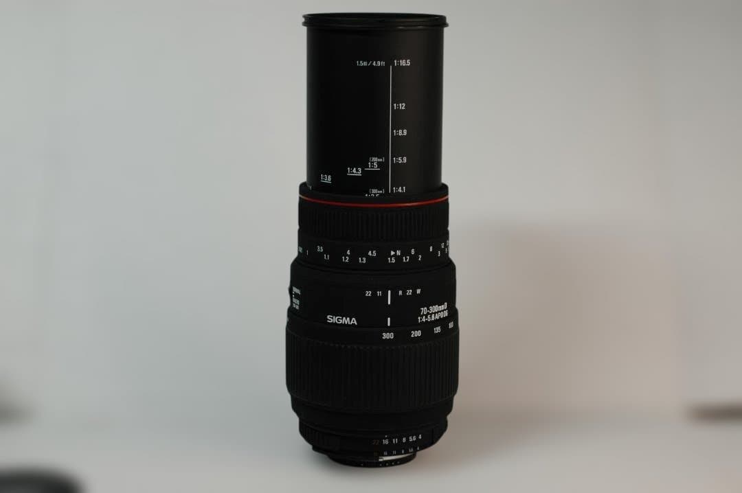 SIGMA 70-300mm F4-5.6 APO DG ズームレンズ