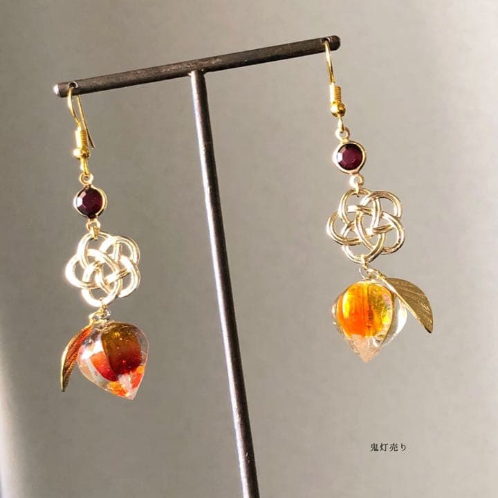 鬼灯の御守り。　スワロフスキー鬼灯　水引　レジン　和装小物　ピアス　イヤリング