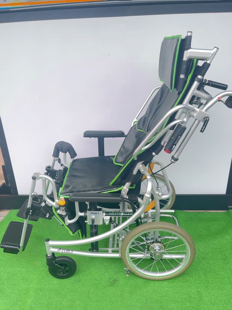 次世代型リクライニング車椅子MiKi【ネクストローラー】