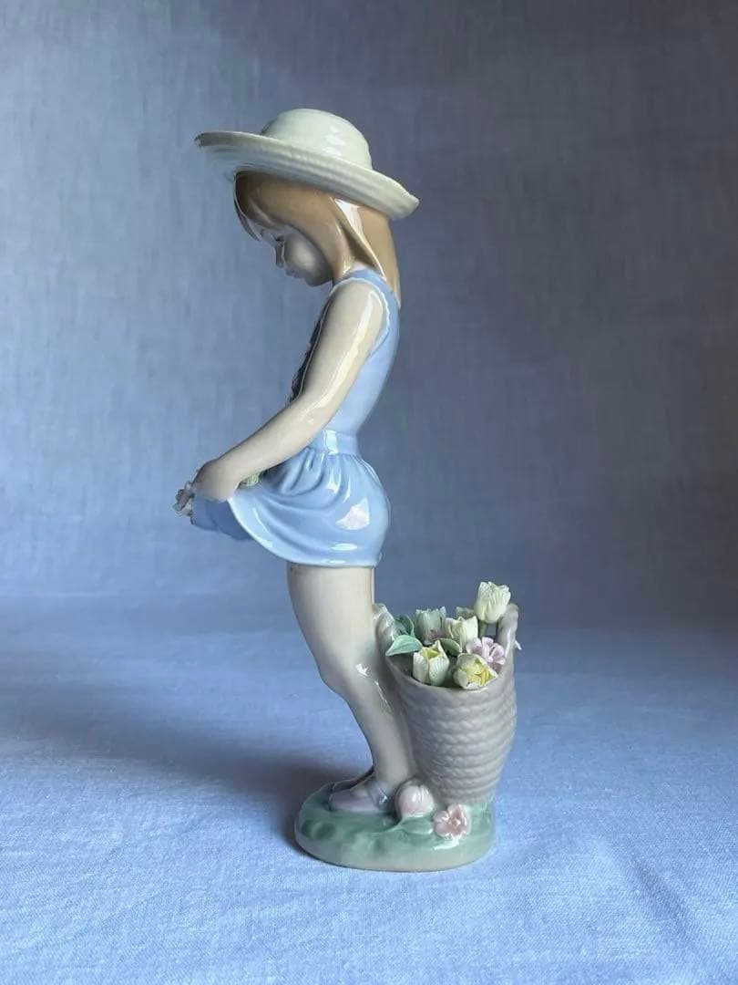 LLADRO フィギュリン　スカートに花いっぱい