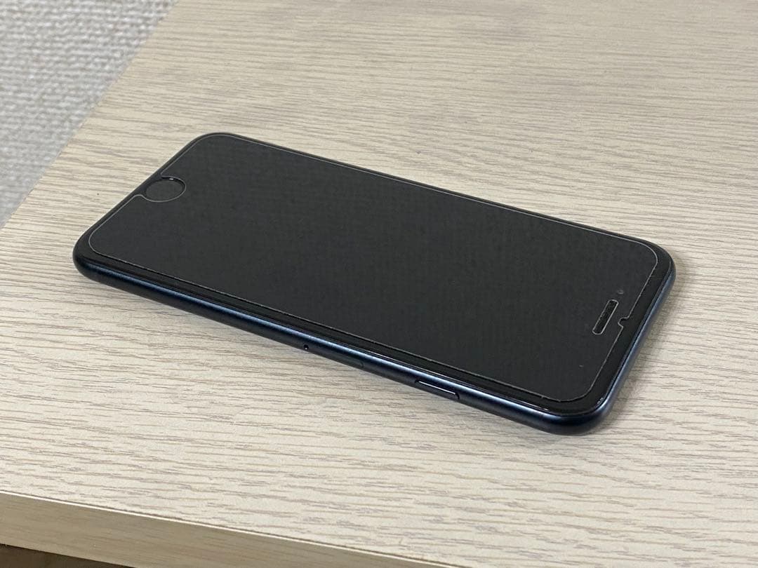 iPhone se 第3世代　64GB SIMフリー　美品