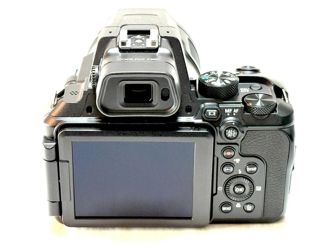 【ほぼ新品 元箱付き】 ニコン Nikon COOLPIX P950