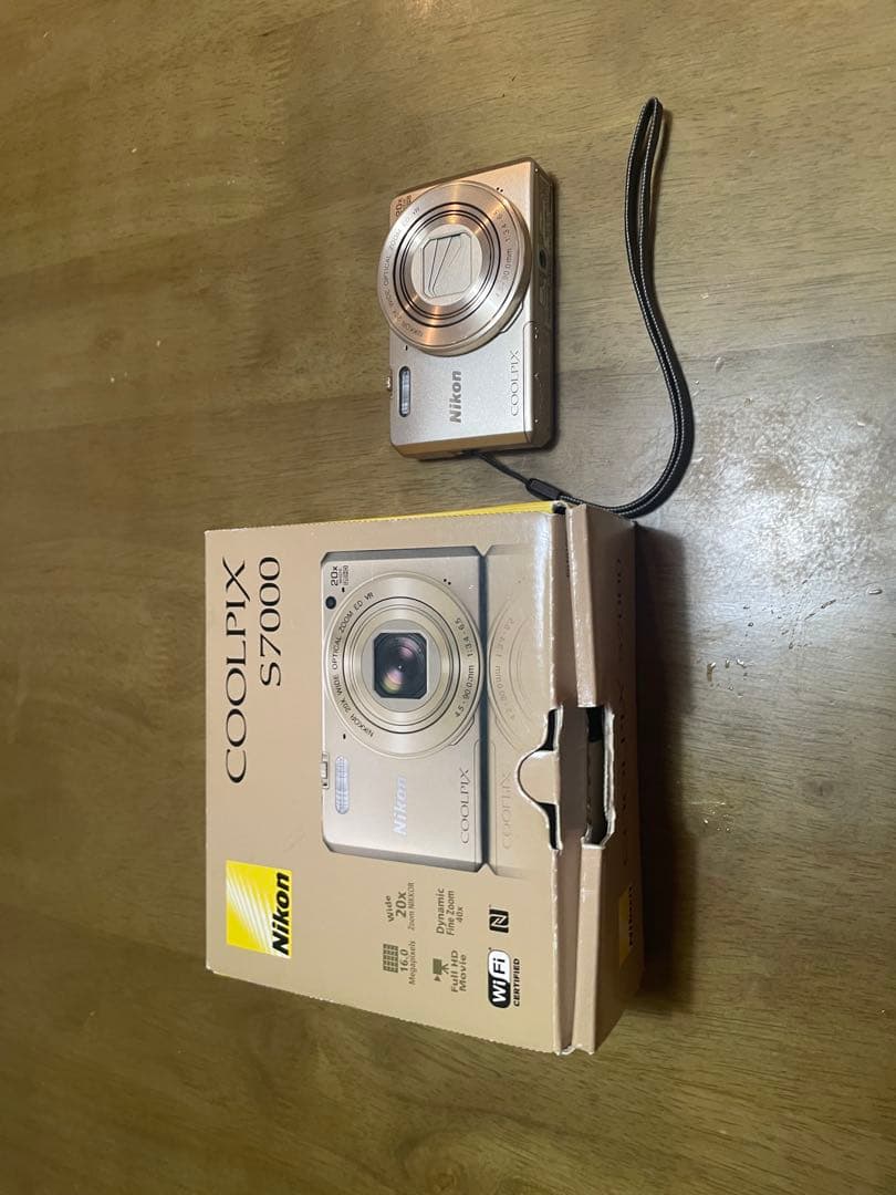 デジタルカメラ Nikon coolpix s7000