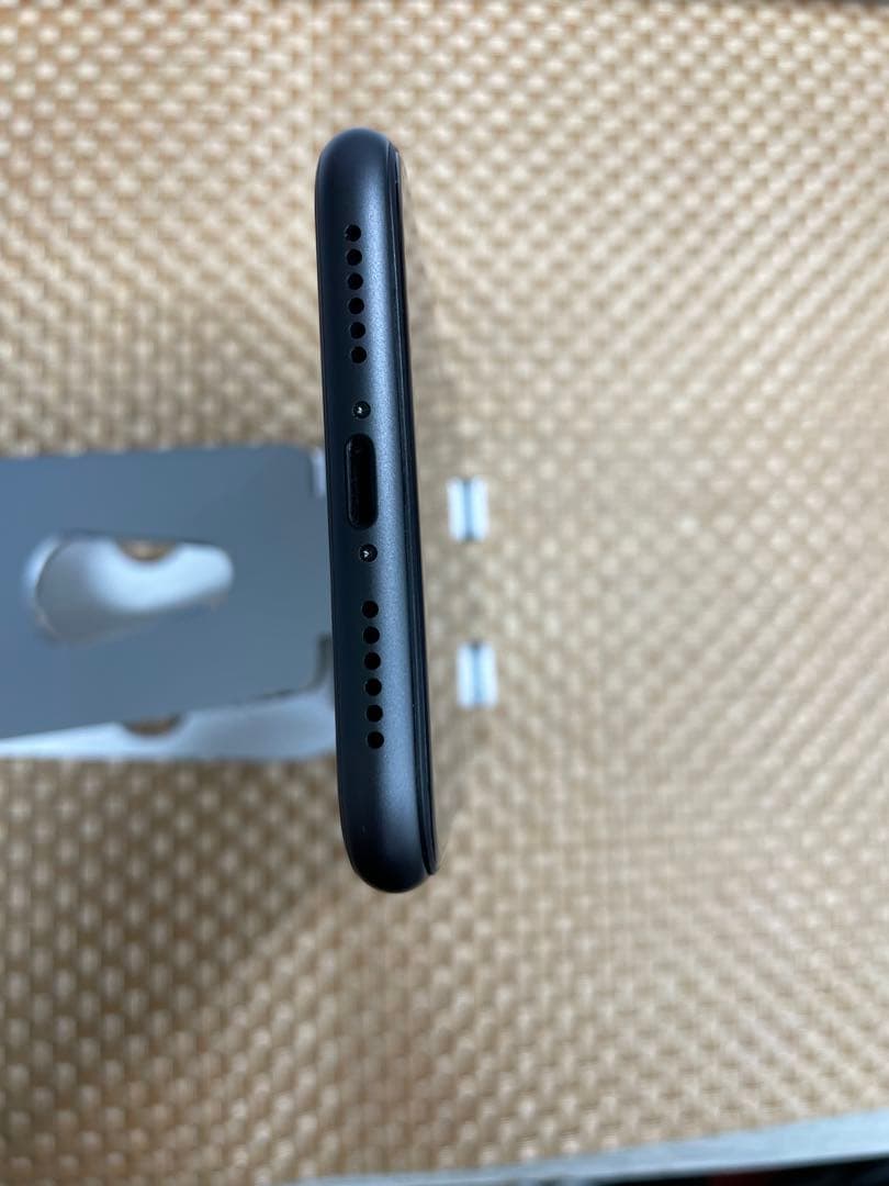 iPhone 11 64 GB ブラックSIMフリー【6460】