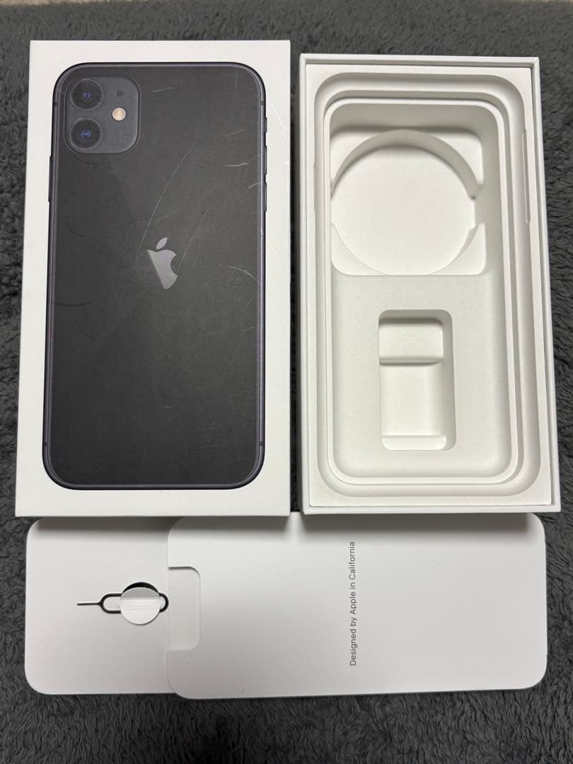 Apple iPhone 11 本体64GB ブラックSIMロック解除済み　箱付