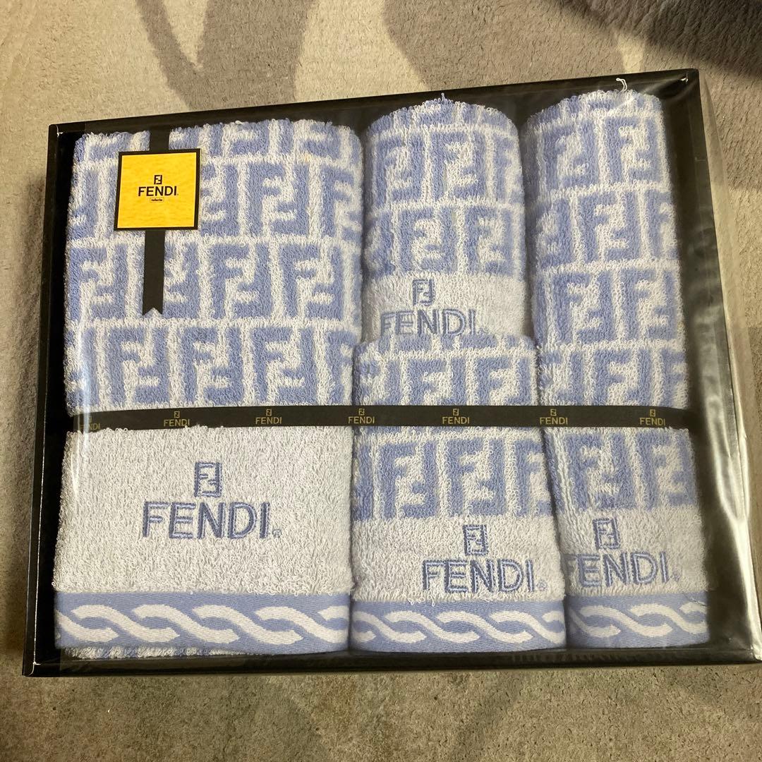 ☆*☆様 Fendi タオルセット 水色 4枚
