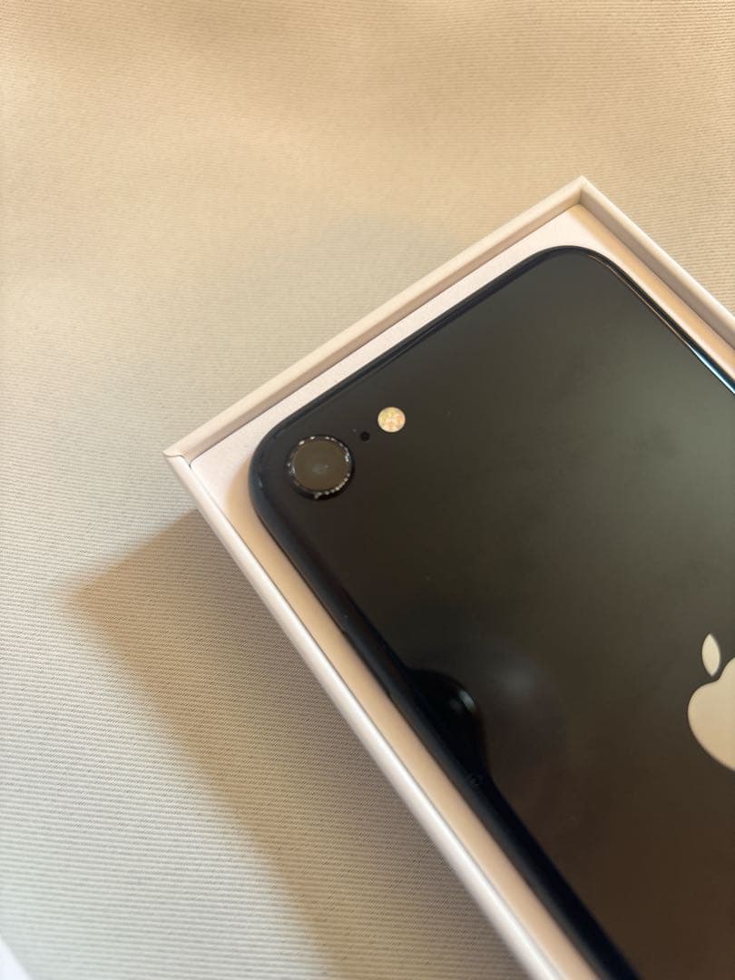 iPhone SE(第3代目) 64GB SIMフリー端末　Apple