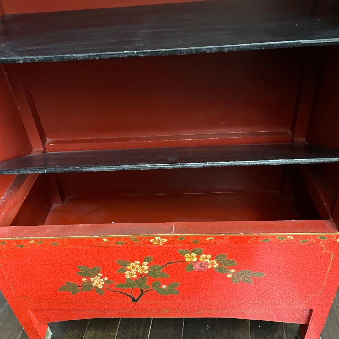 赤い家具　花模様　アジア風　シノワズリ　中国