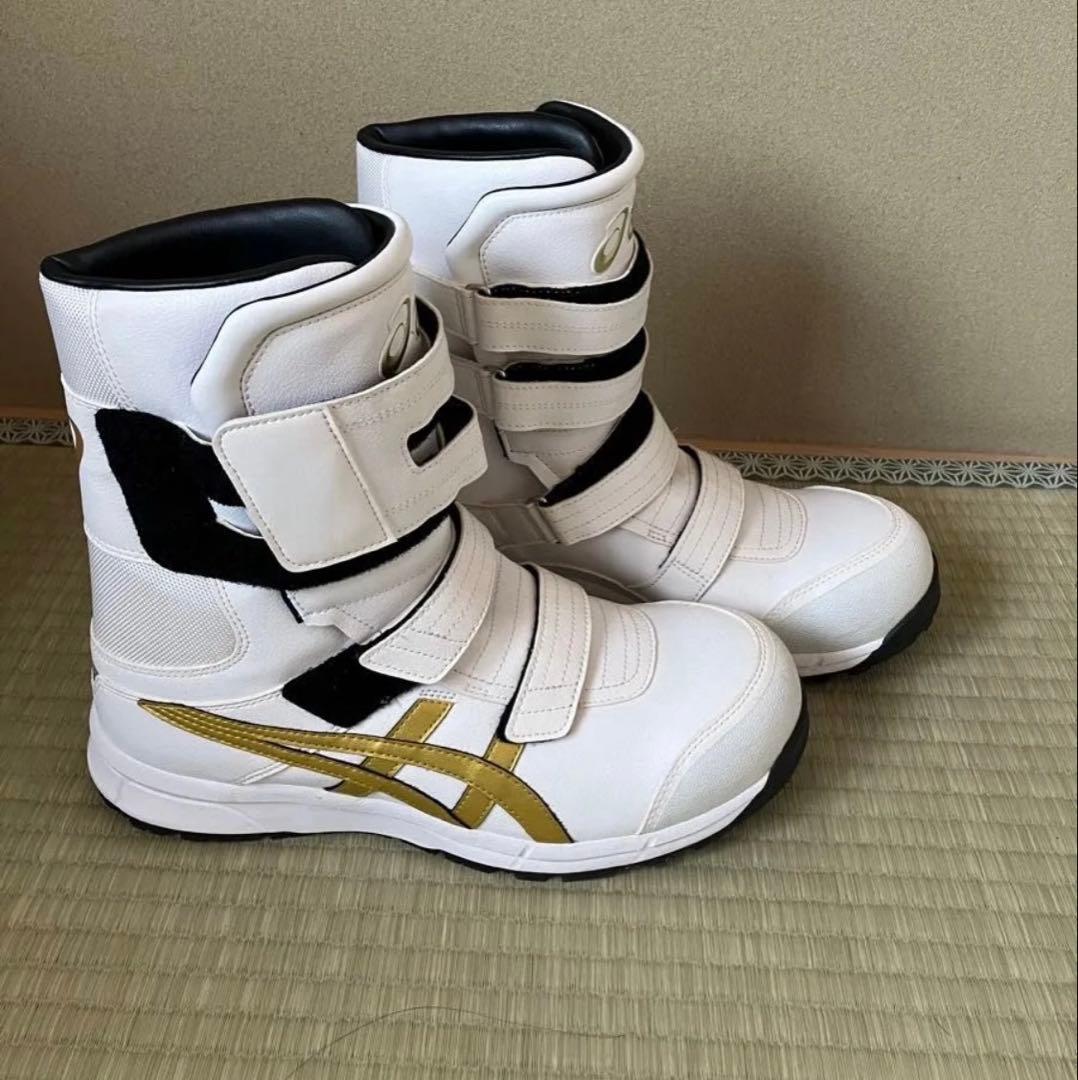 未使用品　希少　asics 安全靴 ホワイト ゴールド　F CP401