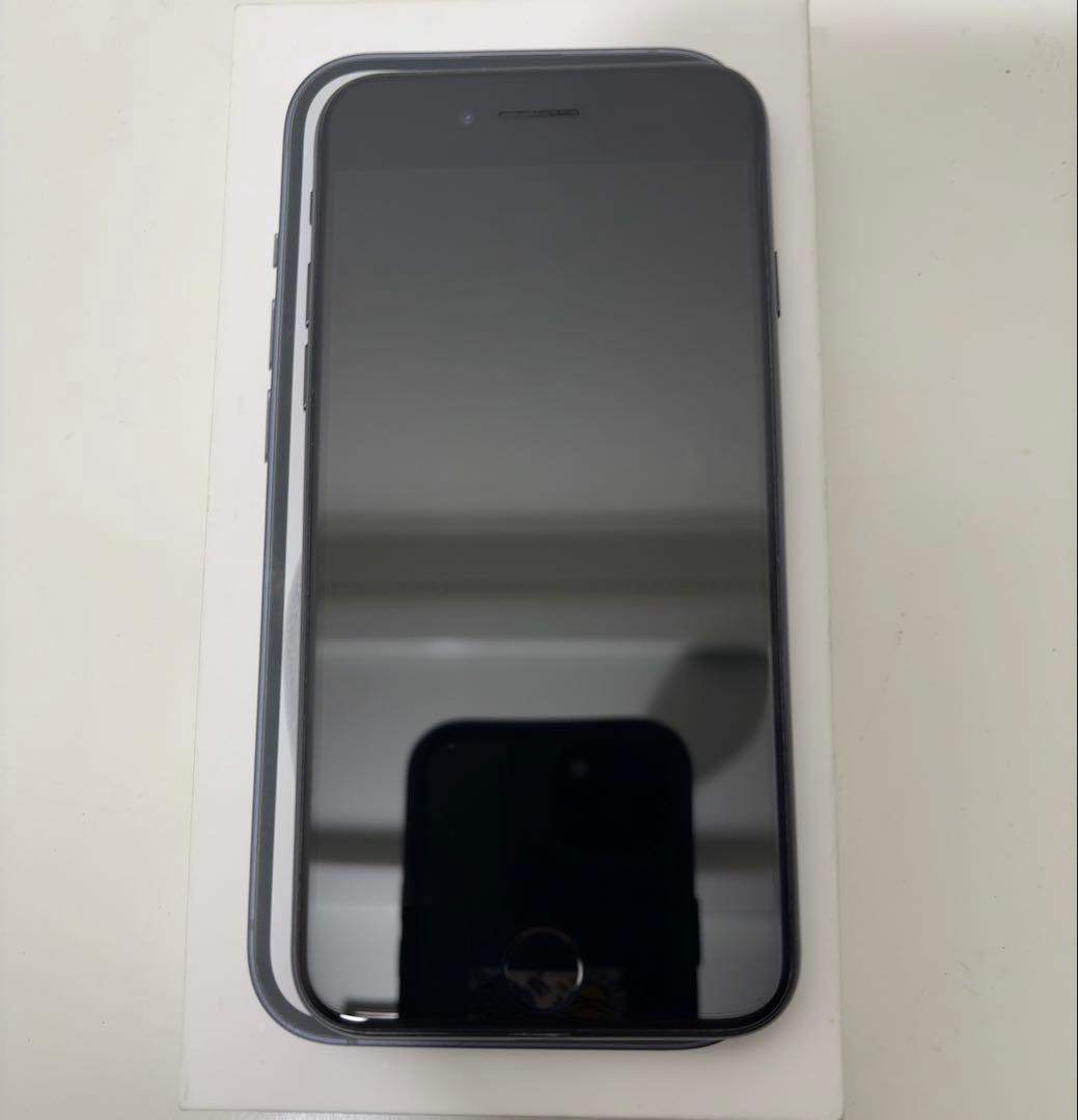 早い者勝ち　[SIMフリー]Apple iPhone se3 64GB