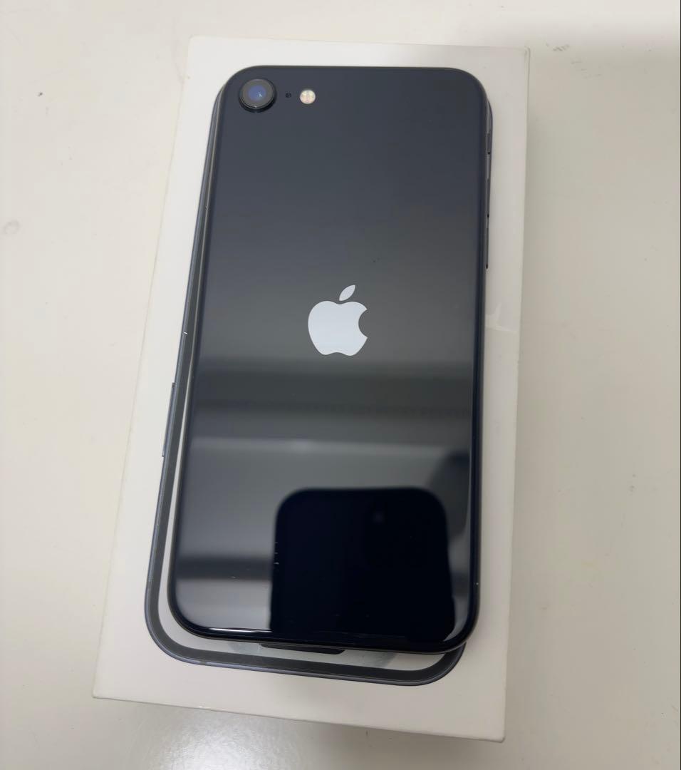 早い者勝ち　[SIMフリー]Apple iPhone se3 64GB