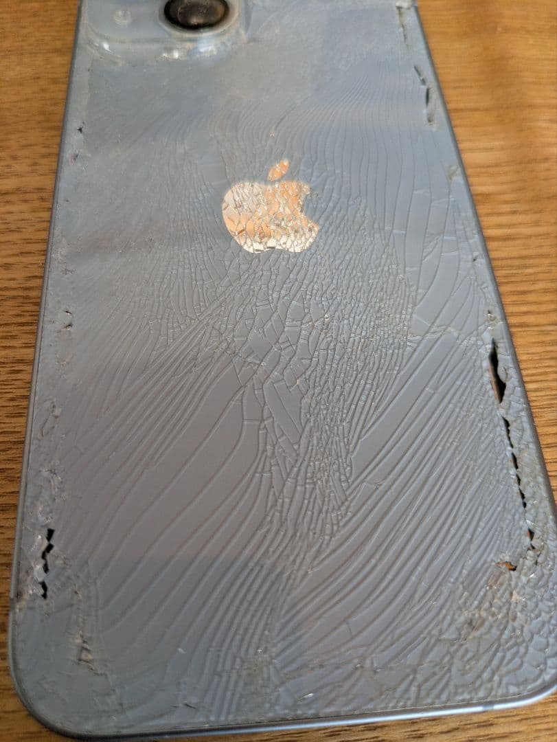 ジャンク！！iPhone14 128GB 背面割れ、カメラ割れ