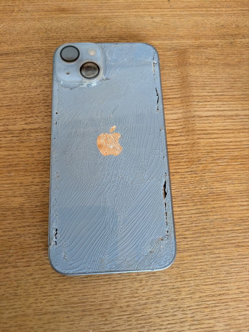 ジャンク！！iPhone14 128GB 背面割れ、カメラ割れ