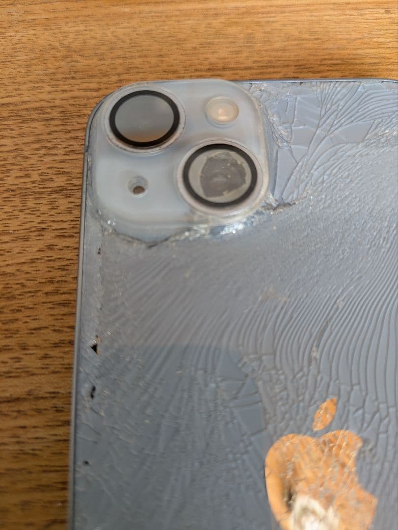 ジャンク！！iPhone14 128GB 背面割れ、カメラ割れ