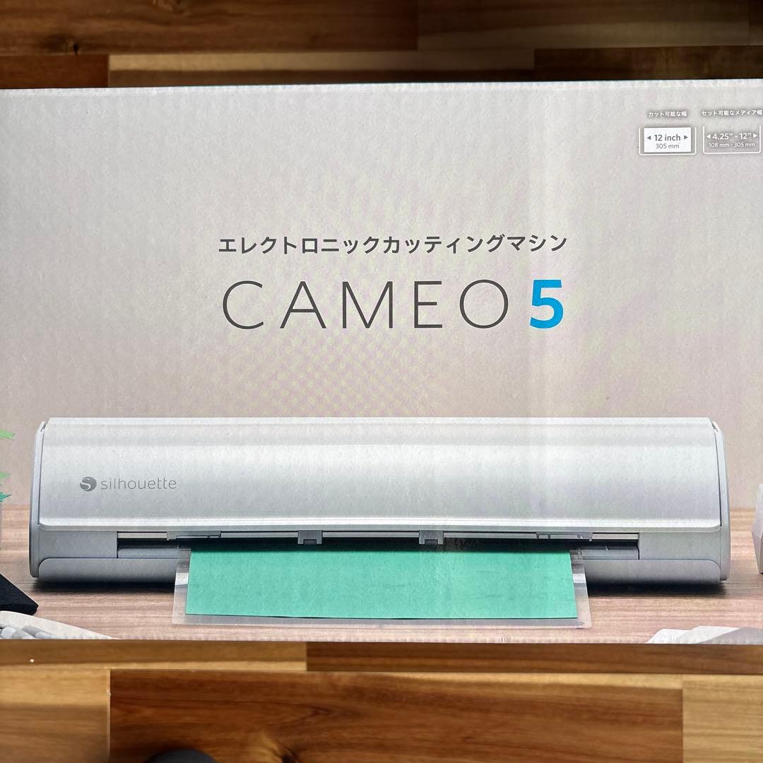 カッティングマシンSilhouette CAMEO 5 WH