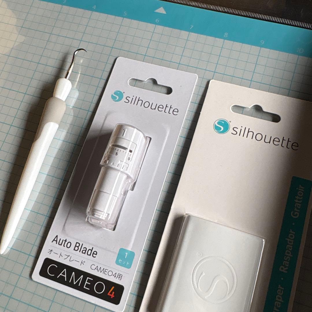 カッティングマシンSilhouette CAMEO 5 WH