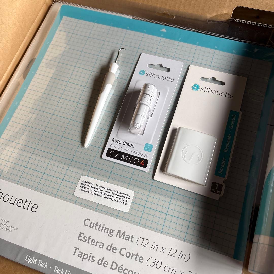カッティングマシンSilhouette CAMEO 5 WH