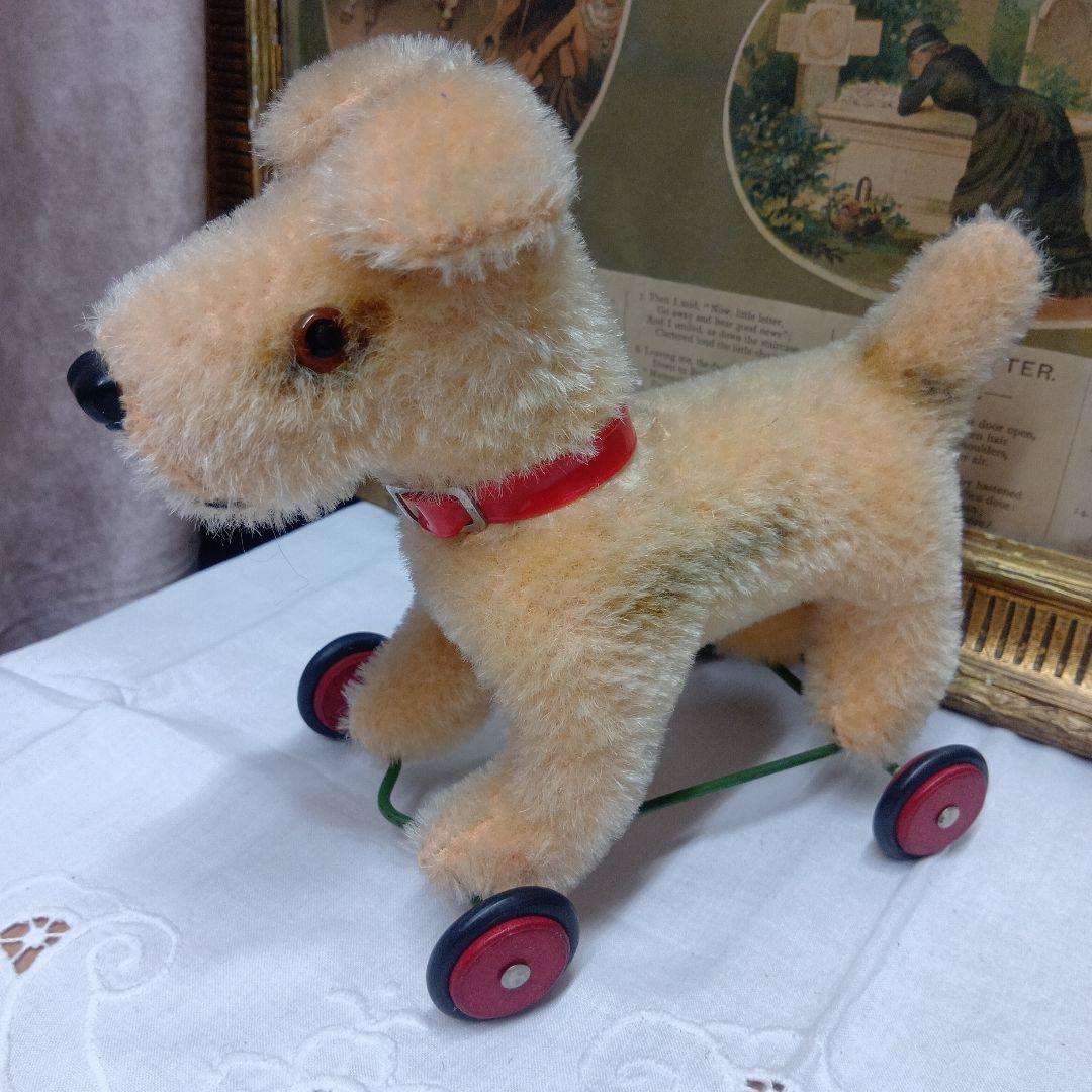 ♥ドイツからやって来たヴィンテージ　車輪付　テリア♥